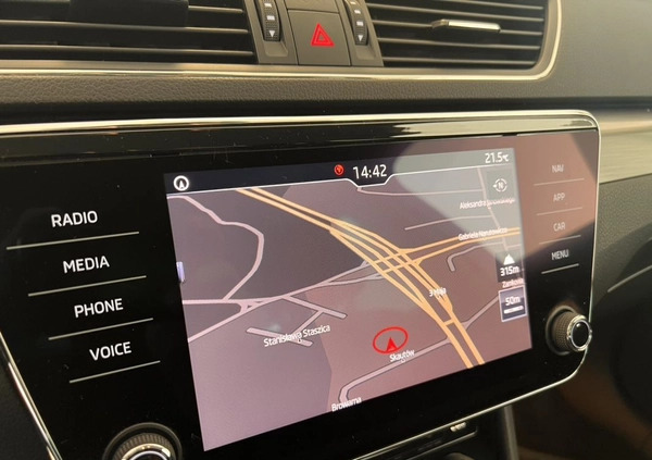 Skoda Superb cena 113500 przebieg: 118549, rok produkcji 2019 z Kunów małe 172